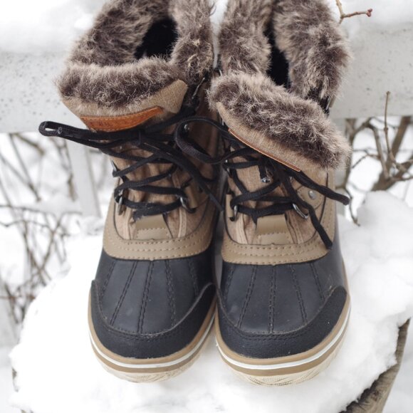 SuperFit Ladies Candian Made Boots WaterProof - Picture 1 of 5